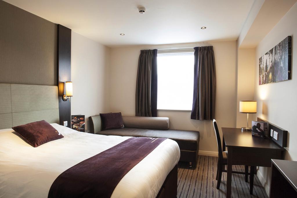Premier Inn Dundee Centre Екстер'єр фото