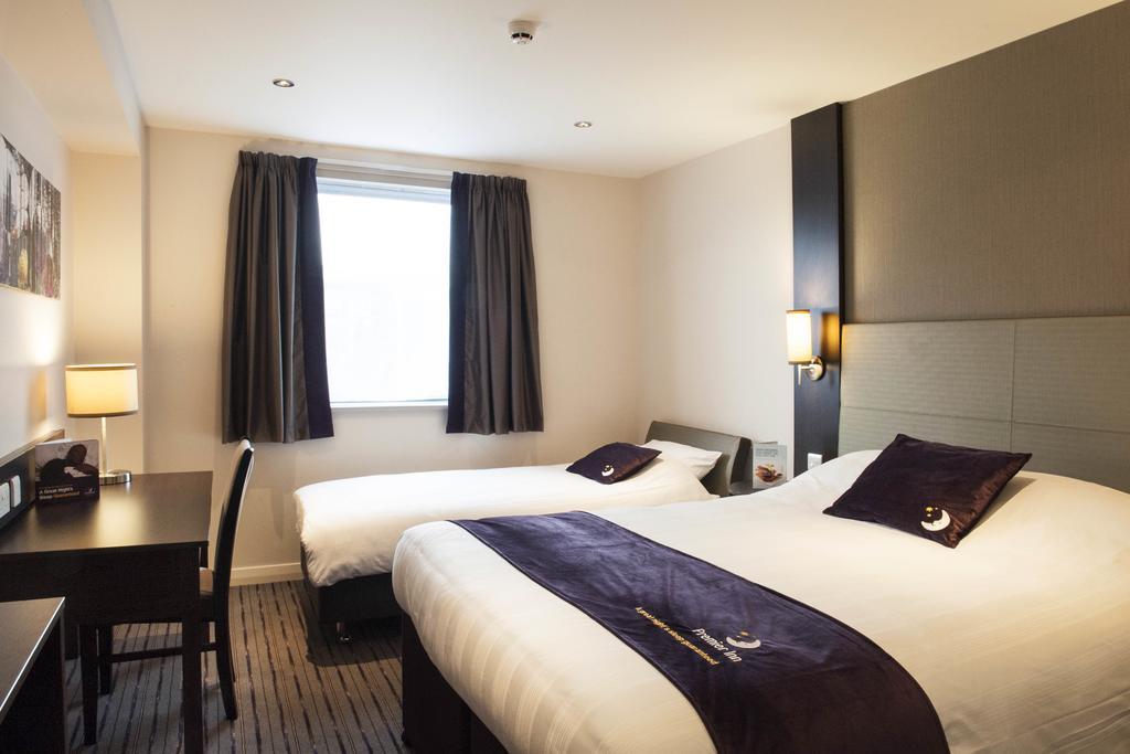 Premier Inn Dundee Centre Екстер'єр фото